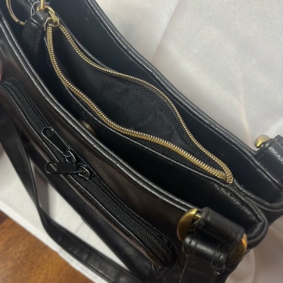 Strada Women’s Purse, Black Leather, Zip and Snap pockets, Cute Look! Excellent! - Picture 6 of 9